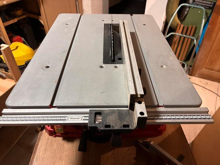 Scie circulaire sur table, Bricolage & Construction, Outillage | Scies mécaniques, Utilisé, Scie circulaire, 1200 watts ou plus