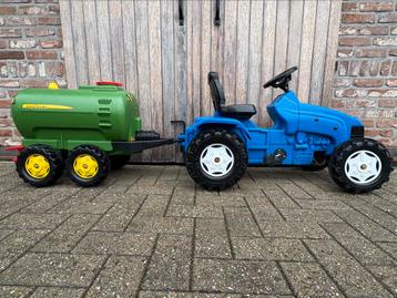 tractor New Holland met watervat John Deere beschikbaar voor biedingen