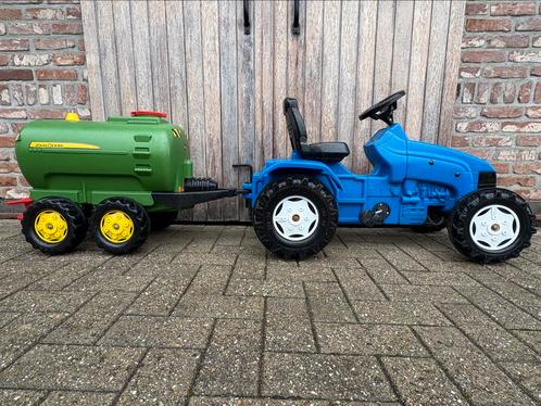 tractor New Holland met watervat John Deere, Kinderen en Baby's, Speelgoed | Buiten | Voertuigen en Loopfietsen, Gebruikt, Trapvoertuig
