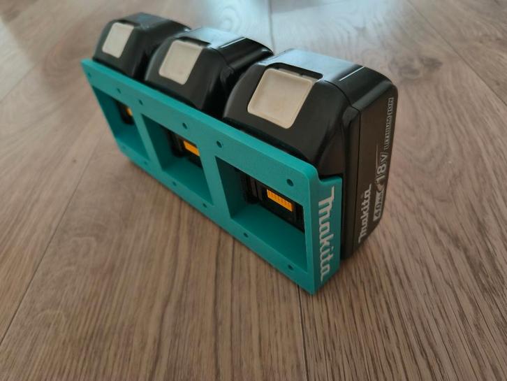 Makita 18V Batterijhouder (3 in 1), Doe-het-zelf en Bouw, Gereedschap | Handgereedschap, Nieuw, Ophalen of Verzenden
