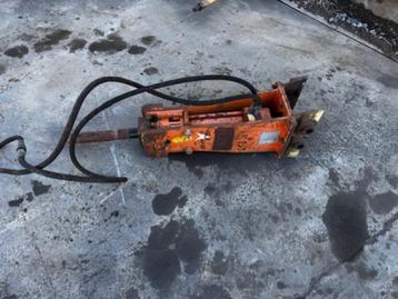 Brise roche pour mini pelle de 2.5 Tonnes a 9 Tonnes beschikbaar voor biedingen