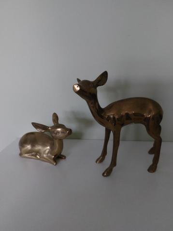 2 figurines Bambi vintage en laiton debout et couchées disponible aux enchères