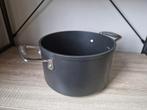 Le creuset 20cm Deep casserole non stick., Ophalen
