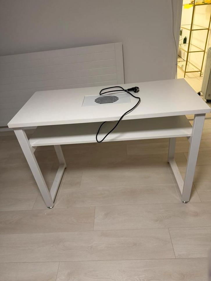 Table de manucure avec extracteur, Electroménager, Équipement de Soins personnels, Enlèvement