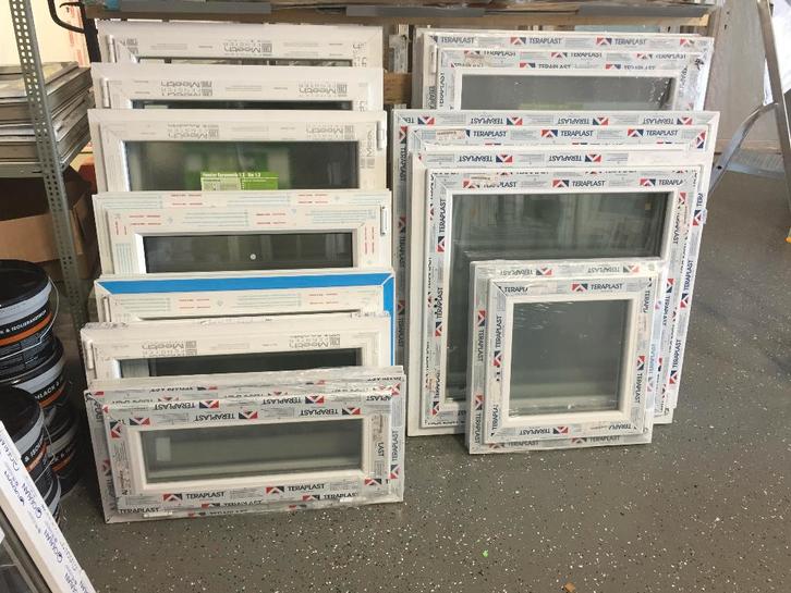 raamkozijnen met dbl beglazing voor de beste prijs, Doe-het-zelf en Bouw, Glas en Ramen, Nieuw, Ophalen