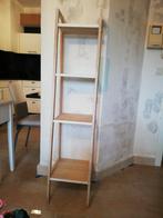 Wandrekje in bleek hout met wit patiné., Ophalen