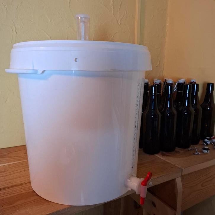 Cuve de fermentation 25 L - bière, vin, hydromel, etc,..., Huis en Inrichting, Emmers, Ophalen