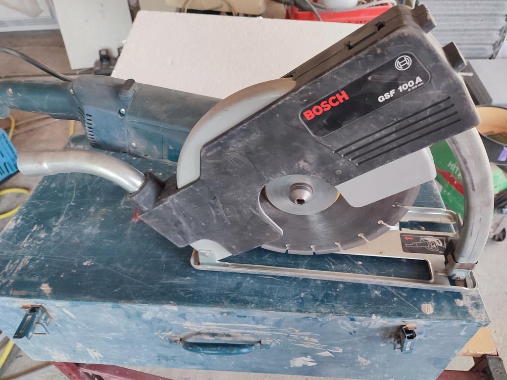 Bosch diamant zaagmaschine, Doe-het-zelf en Bouw, Gereedschap | Freesmachines, Ophalen