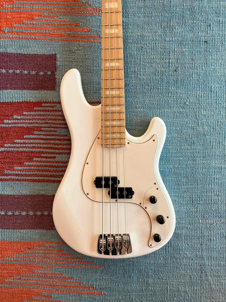 Sandberg California II VS4, Musique & Instruments, Instruments à corde | Guitares | Basses, Utilisé, Enlèvement