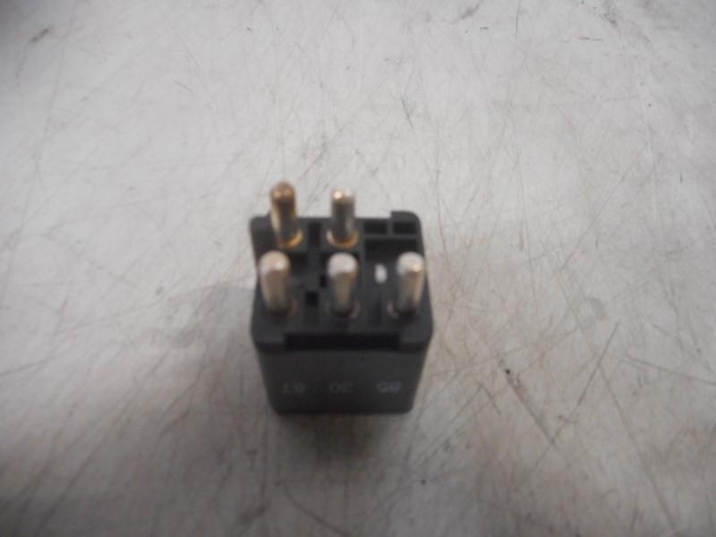RELAIS Mercedes-Benz 190 (W201) (0015420219), Gebruikt, Mercedes-Benz