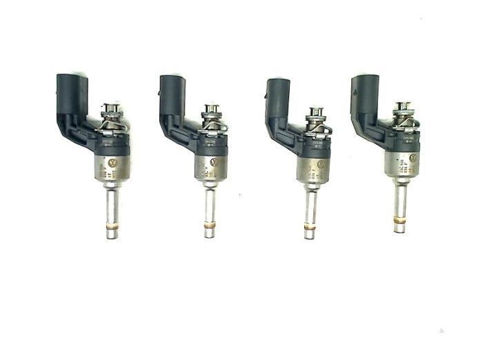 Injecteur (injection essence) d'un Volkswagen Golf, Autos : Pièces & Accessoires, Systèmes à carburant, Utilisé, 3 mois de garantie