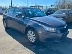 Chevrolet Cruze hatchback 1.6i, Auto's, Euro 5, Stof, 4 cilinders, Dealer onderhouden