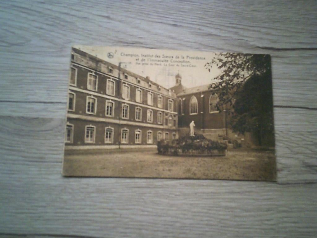 CHAMPION: Institut des soeurs de la Providence - La cour, Collections, Cartes postales | Belgique, Enlèvement ou Envoi, Avant 1920