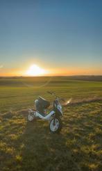 Booster mbk nieuw model, Fietsen en Brommers, Ophalen, Zo goed als nieuw, 50 cc