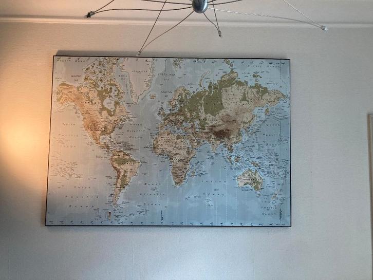 Grande carte du monde décorative 140 x 200 cm – cadre bois, Maison & Meubles, Bureaux, Utilisé, Bureau, Enlèvement