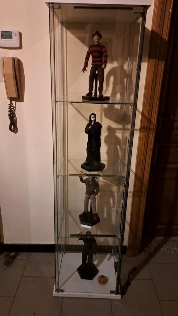 Figurines d'horreur Sideshow 1/6 + vitrine IKEA DETOLF, Collections, Jouets miniatures, Comme neuf, Enlèvement ou Envoi