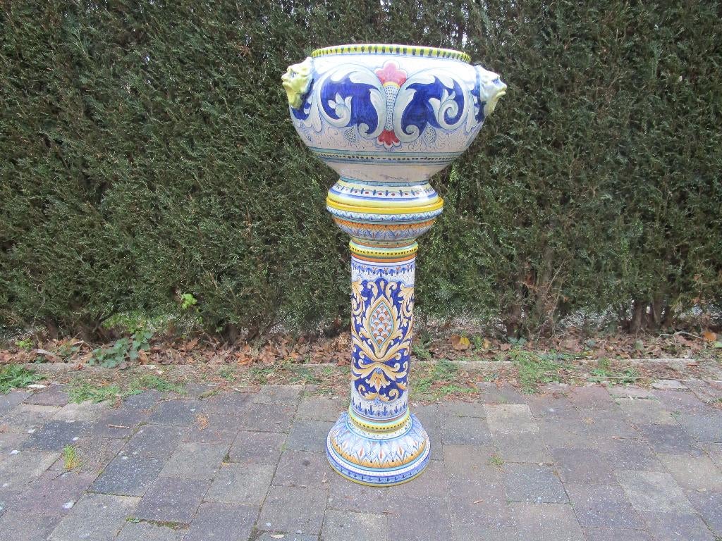 pot sur colonne Italie, Enlèvement