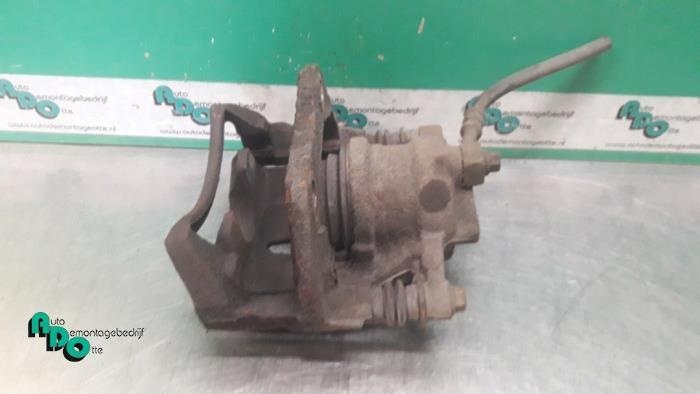 Etrier de frein (pince) avant gauche d'un Opel Corsa (Corsa, Autos : Pièces & Accessoires, Freins & Transmission, Opel, Utilisé