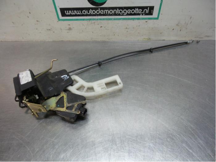 Deurslot Mechaniek 4Deurs rechts-achter van een Kia Sportage, Auto-onderdelen, Carrosserie, Kia, Gebruikt, Ophalen of Verzenden