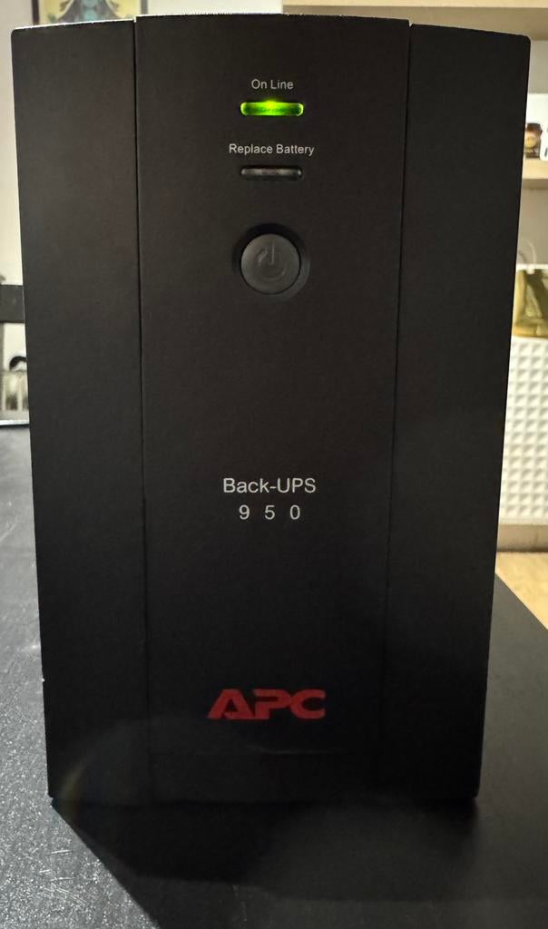 Batterie ups apc 950x avec prise en parfait etat., Enlèvement ou Envoi, Comme neuf