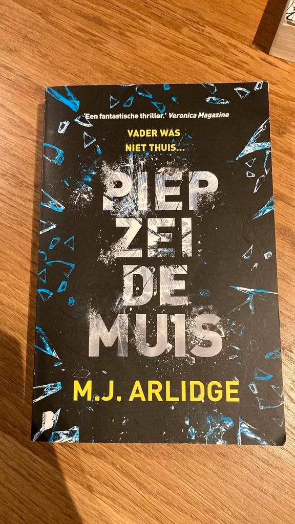 M.J. Arlidge - Piep zei de muis (2de boek van Helen Grace), Boeken, Thrillers, Ophalen