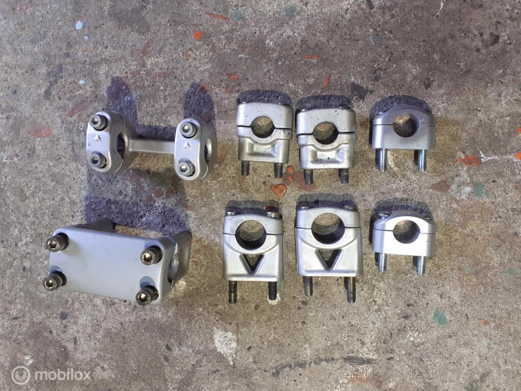 Risers stuurklemmen Monster Multistrada project, Motos, Pièces | Ducati, Enlèvement ou Envoi, Factorystore.service@ducati.com