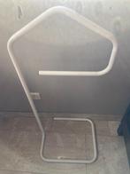 metalen dressboy Ikea Niels Gammelgaard, Enlèvement