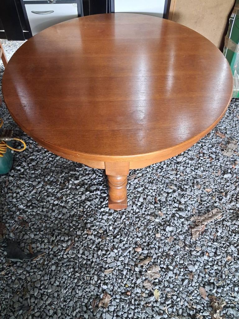 Table de salon., Enlèvement