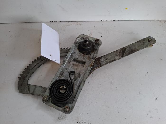 Mécanique vitre 4portes avant droite d'un Alfa Romeo Giulia, Autos : Pièces & Accessoires, -, 3 mois de garantie, Utilisé, Alfa Romeo