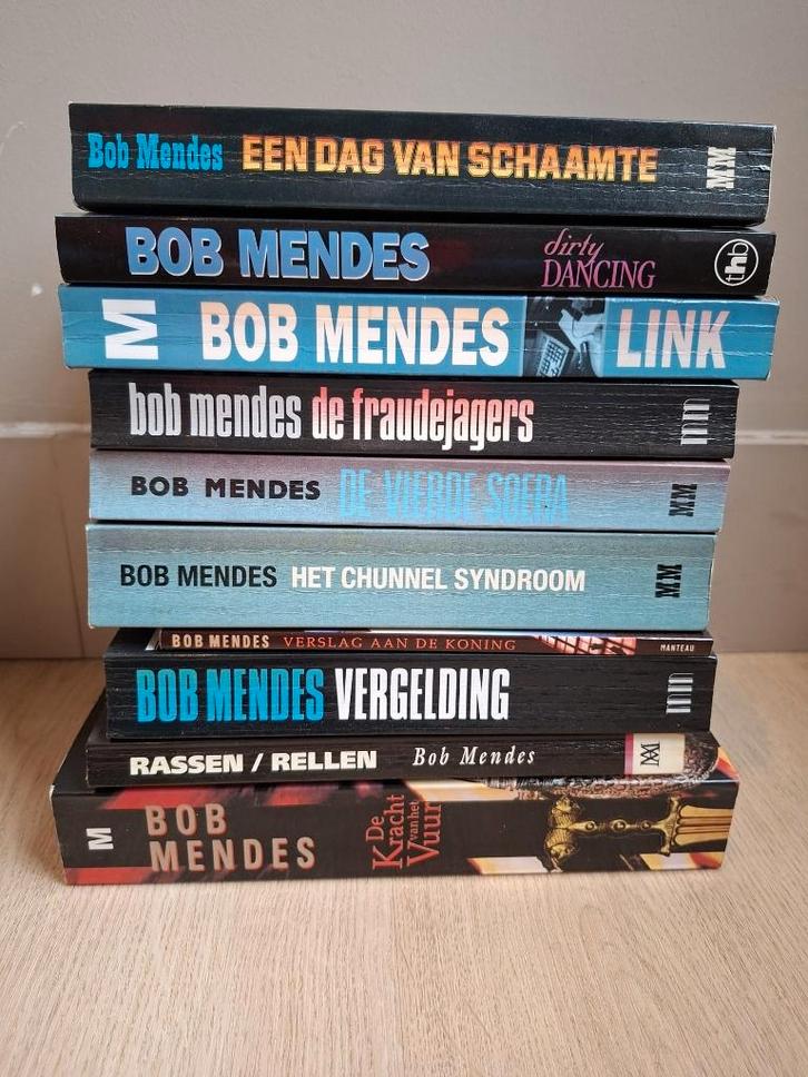 +100 boeken van diverse thrillerauteurs, Livres, Thrillers, Comme neuf, Belgique, Enlèvement