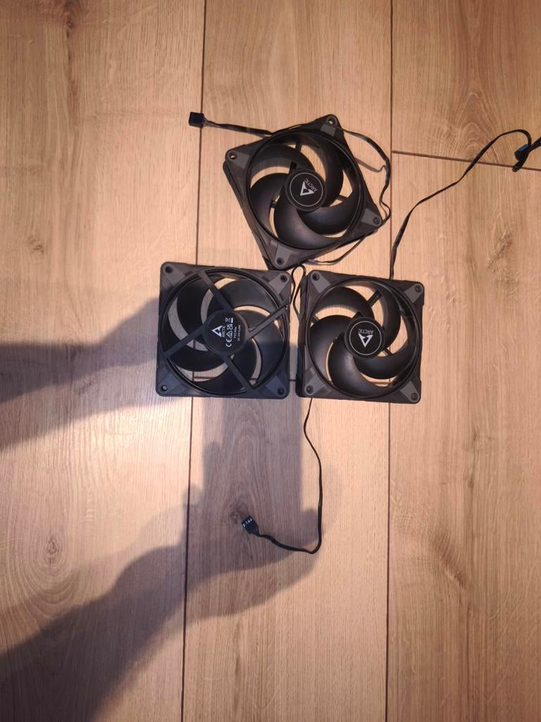 Arctic p12 max, Computers en Software, Computerkoelers, Ophalen of Verzenden