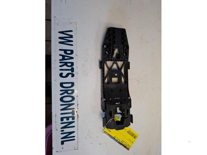 Poignée portière 4portes avant droite d'un Volkswagen Polo, Autos : Pièces & Accessoires, Volkswagen, -, 3 mois de garantie, Utilisé