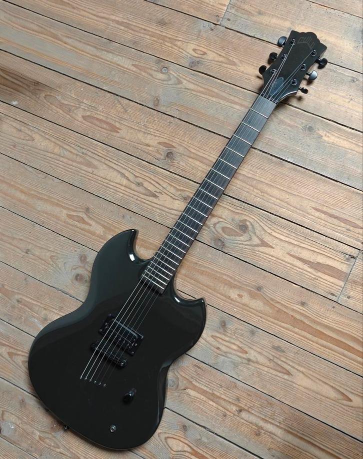 Guild Polara ltd edition + tas + riem + kabel, Muziek en Instrumenten, Snaarinstrumenten | Gitaren | Elektrisch, Nieuw, Solid body