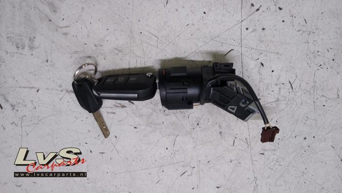 Serrure de contact + clé d'un Peugeot 308, Autos : Pièces & Accessoires, -, 3 mois de garantie, Utilisé, -