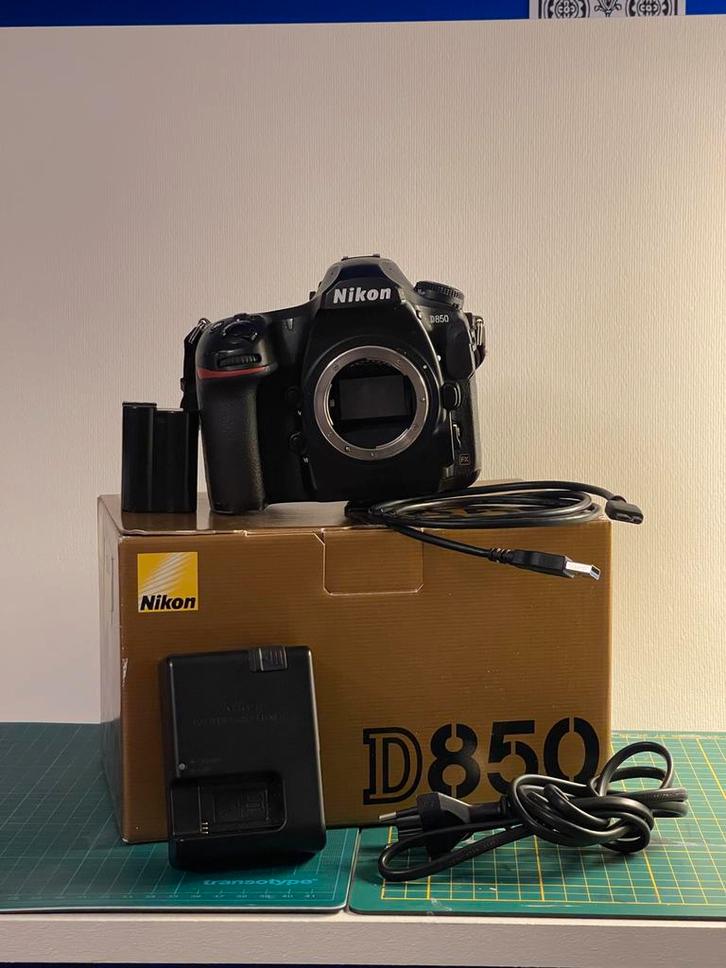Body Nikon D850 + XQD card + Case, TV, Hi-fi & Vidéo, Appareils photo numériques, Comme neuf, Nikon, Enlèvement ou Envoi