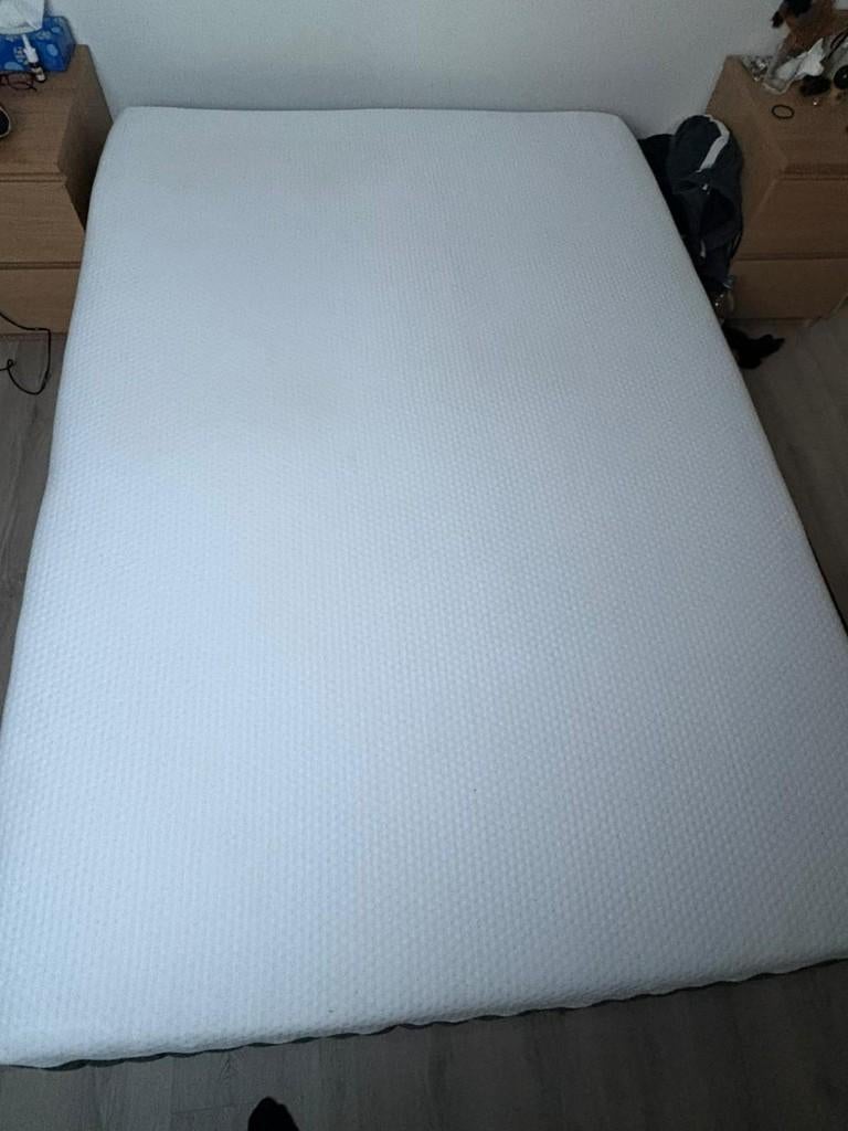 Lit EMMA cadre + matelas, Ophalen, Zwart, 140 cm, Zo goed als nieuw