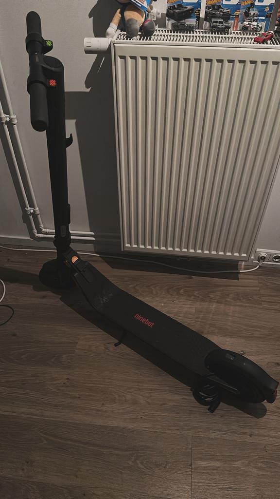 NINEBOT E-Series, Vélos & Vélomoteurs, Trottinettes, Comme neuf, Step électrique (E-scooter), Enlèvement