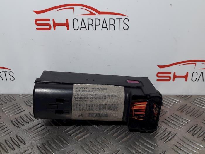 Boîte à fusibles d'un Volkswagen Touran, Autos : Pièces & Accessoires, Volkswagen, -, Utilisé, -