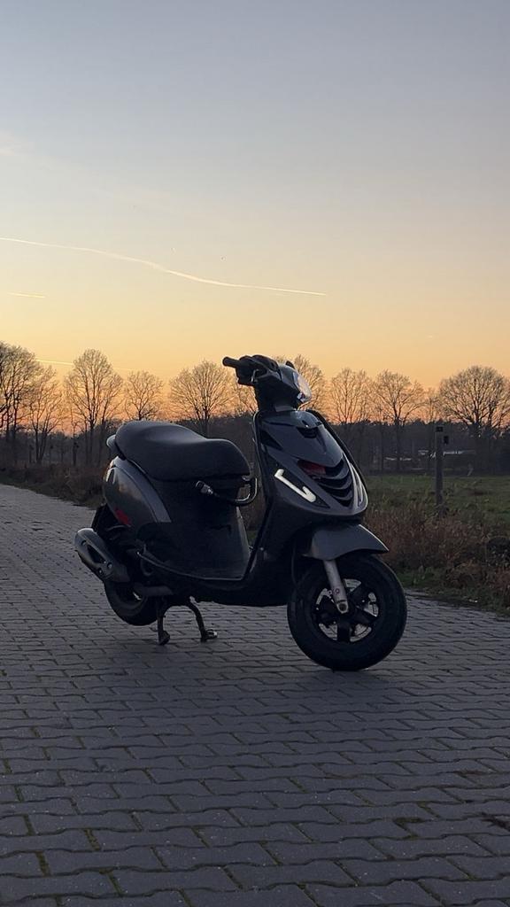 Zip iget 50cc, Fietsen en Brommers, Scooters | Piaggio, Gebruikt, Zip, Ophalen