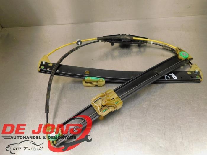 Mécanique vitre 4portes avant droite d'un Skoda Octavia, Autos : Pièces & Accessoires, Vitres & Accessoires, Skoda, Utilisé, 3 mois de garantie