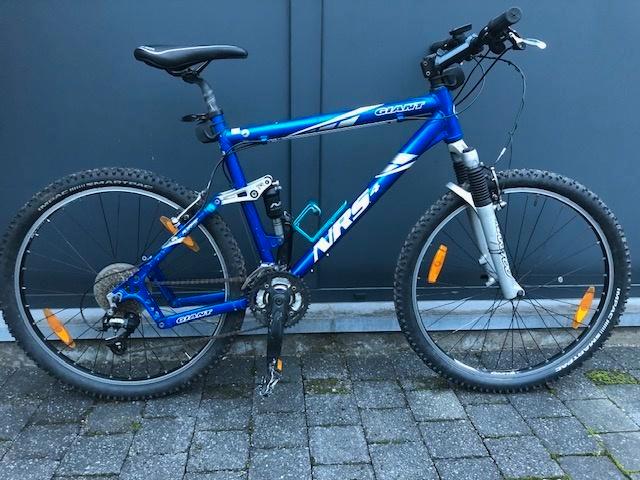 Vélo de montagne à suspension intégrale, Vélos & Vélomoteurs, Vélos | VTT & Mountainbikes, Comme neuf, Giant, 49 à 53 cm, VTT tout suspendu