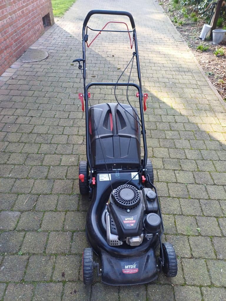 Grasmaaier op benzine. Weinig gebruikt., Ophalen