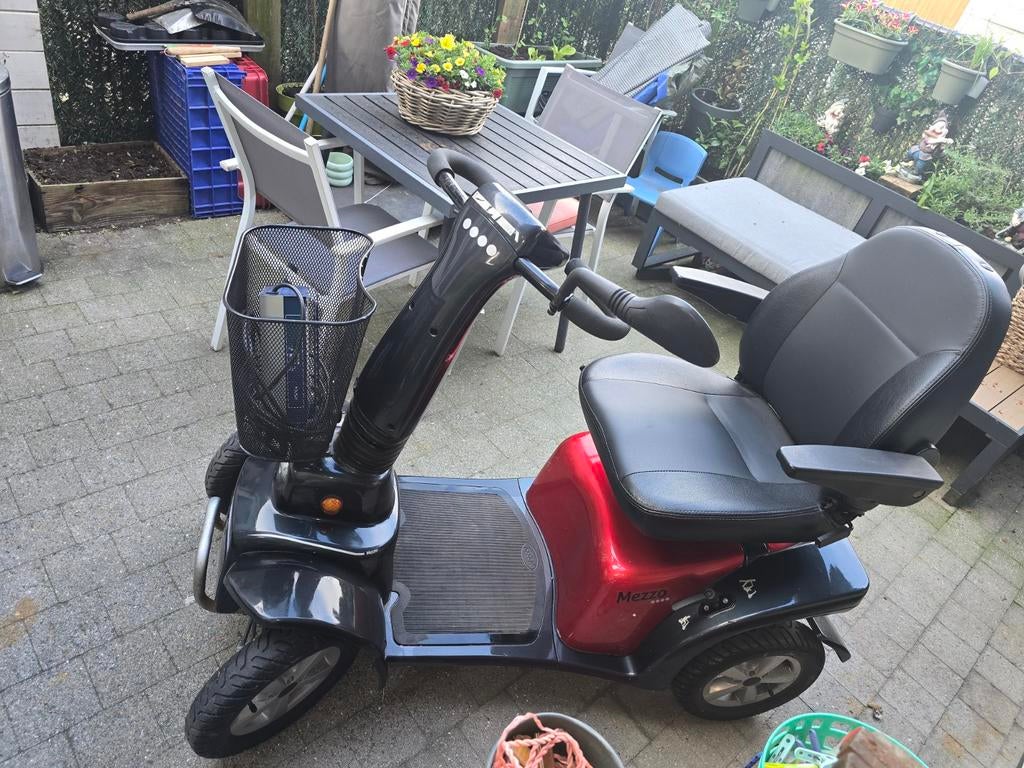 Scootmobiel mezzo 4 rood  bouwjaar  2021, Divers, Enlèvement