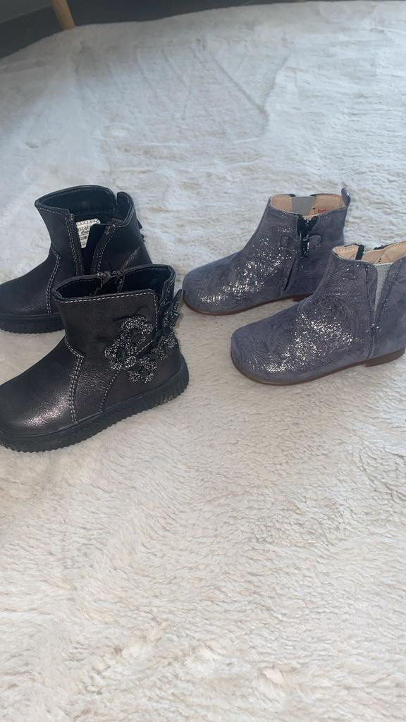 2 laarsjes maat 22, Enfants & Bébés, Vêtements de bébé | Chaussures & Chaussettes, Enlèvement, Comme neuf, Bottines