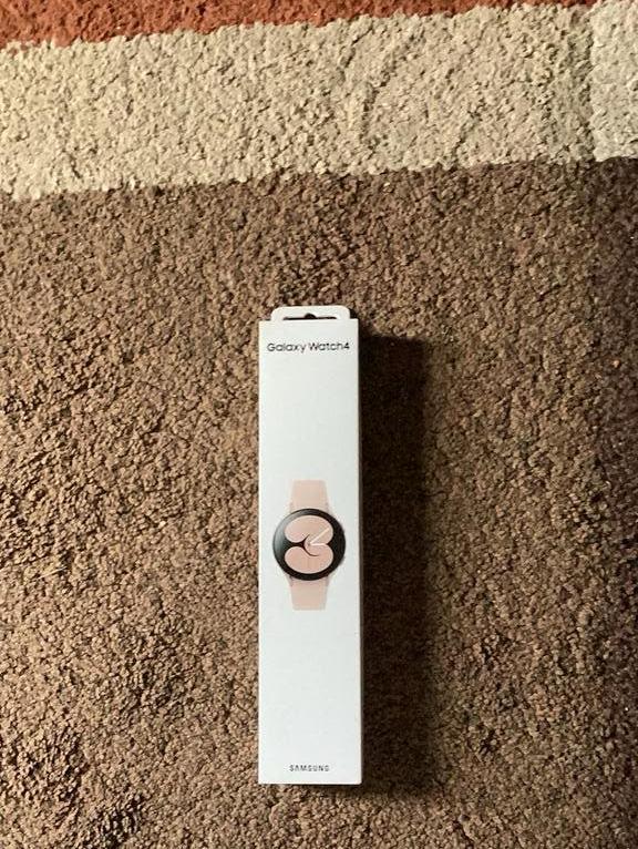 Samsung Galaxy Watch4, GPS, Ophalen of Verzenden, Zo goed als nieuw, Roze