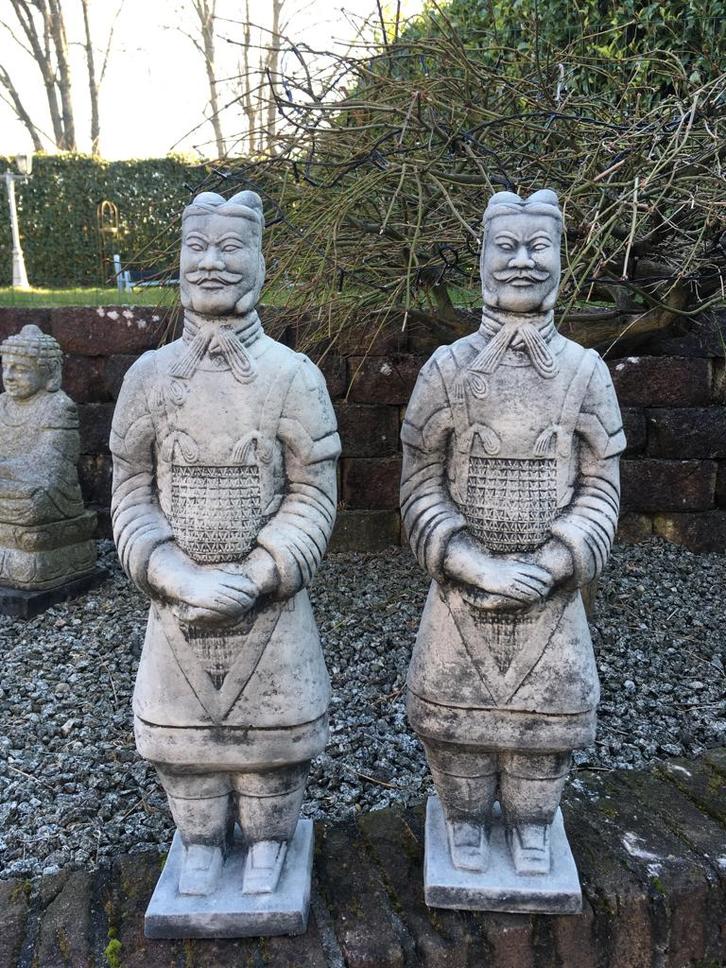 2 Krijgers uit het Terracotta Leger samen €99,-, Tuin en Terras, Tuinbeelden, Nieuw, Mensenbeeld, Beton, Ophalen