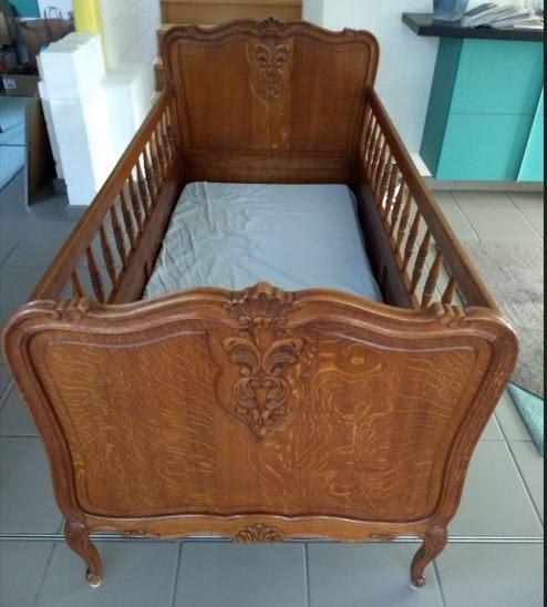 Kinderbedje uit hout (eik) in goede staat., Enlèvement, Matelas