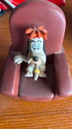 Figurine tombante sur une chaise, 5 cm de haut, intacte, Enlèvement, Comme neuf