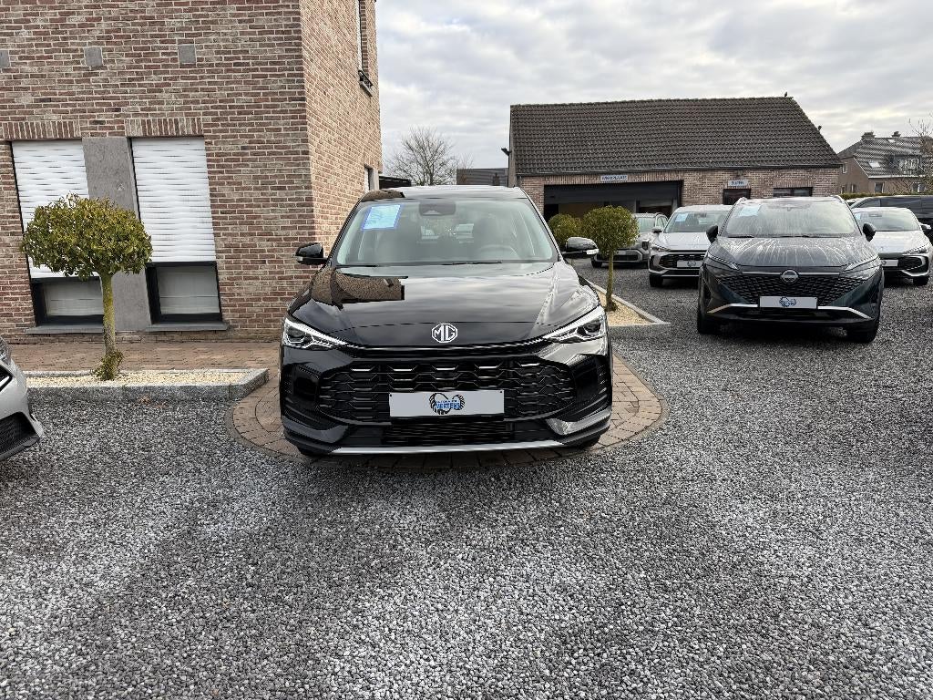 MG ZS 1.5i Comfort 115PK NAV CARPLAY CAM NEW/MODEL 0KM, Auto's, MG, Stof, ZS, Zwart, Bedrijf