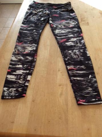 Te koop sportbroek maat S